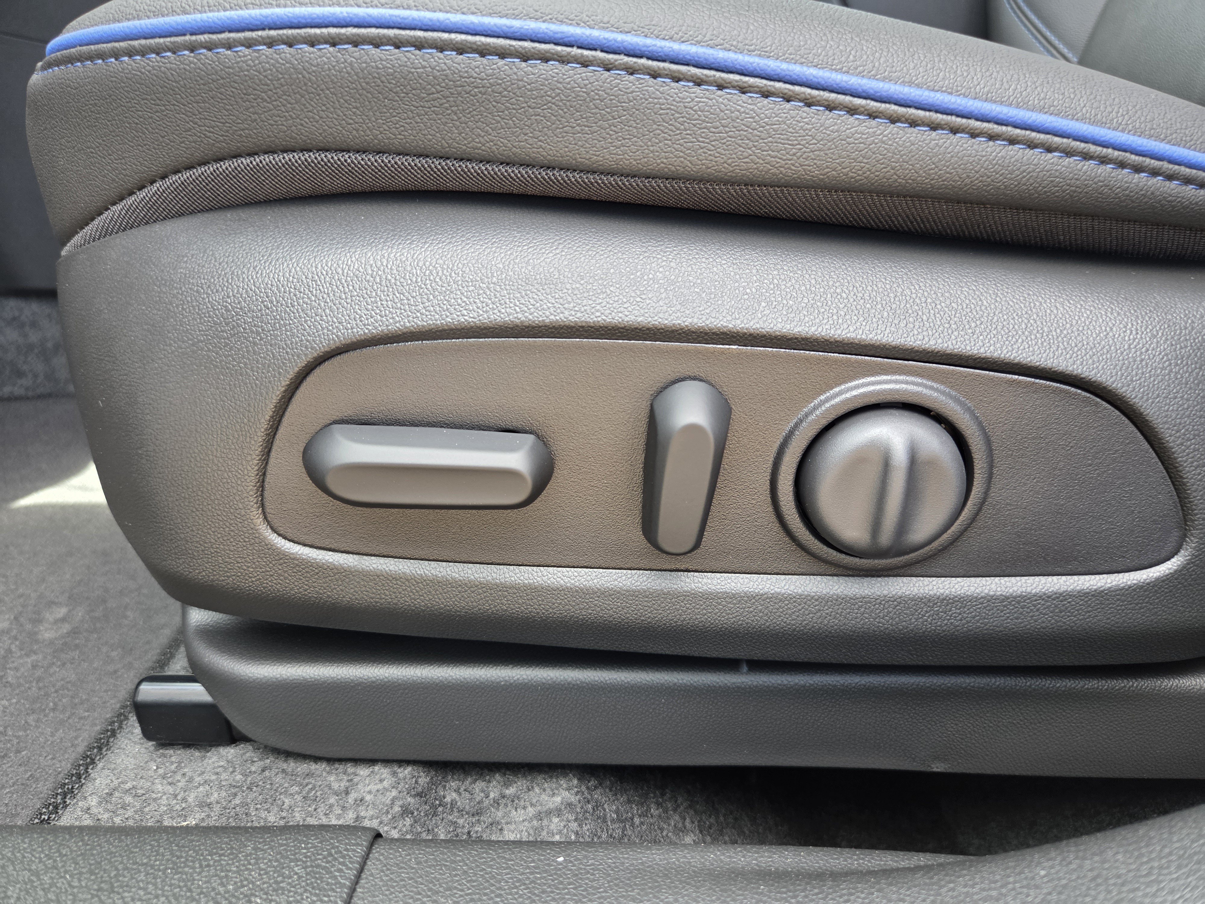 New 2026 Buick Envista Sport Touring w/ Convenience II Package FWD image 19