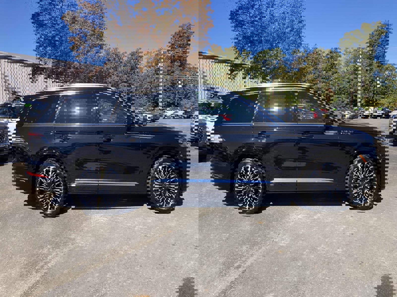 New 2025 Lincoln Aviator Black Label image 2