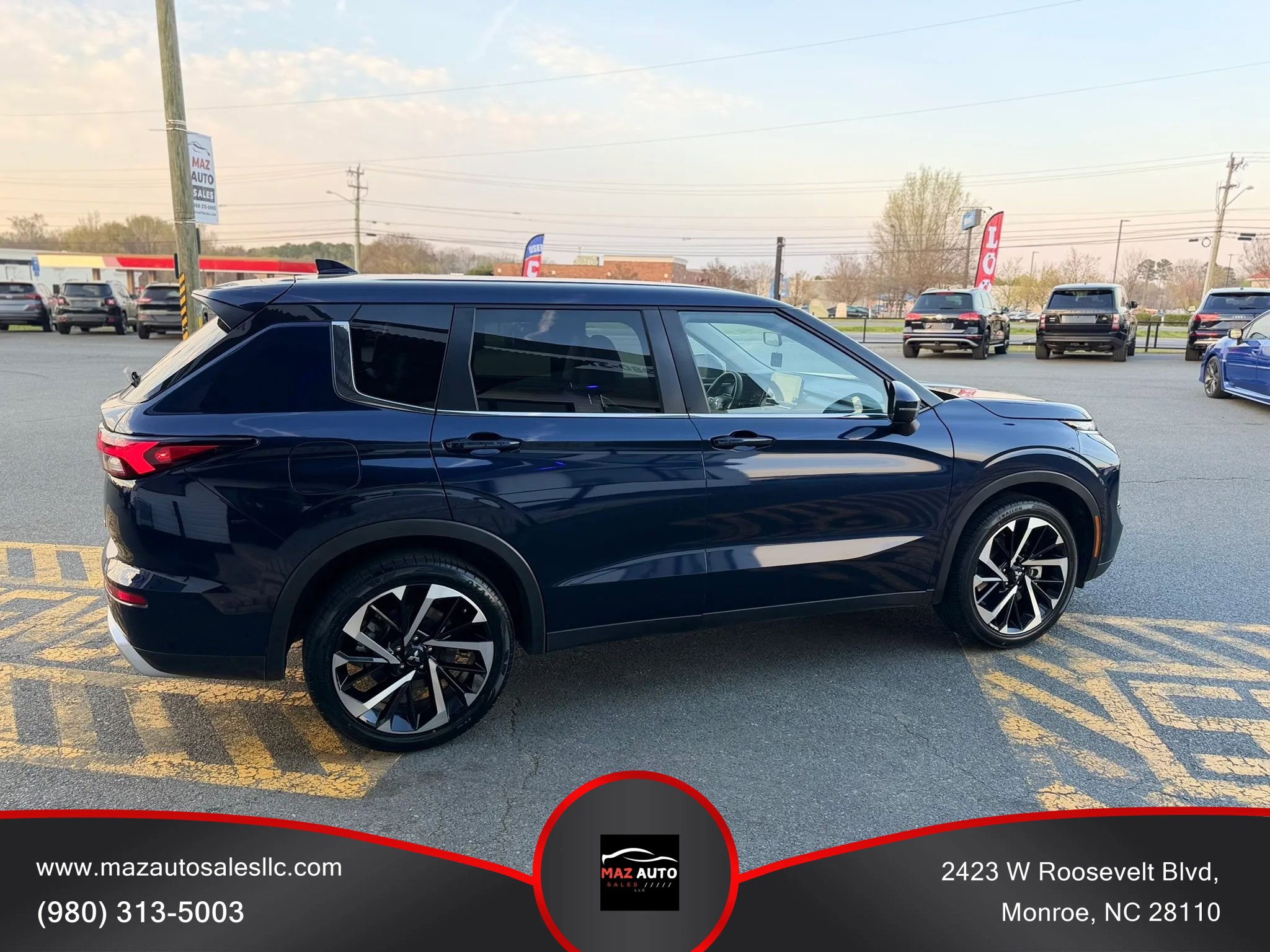 Used 2023 Mitsubishi Outlander SE FWD image 4