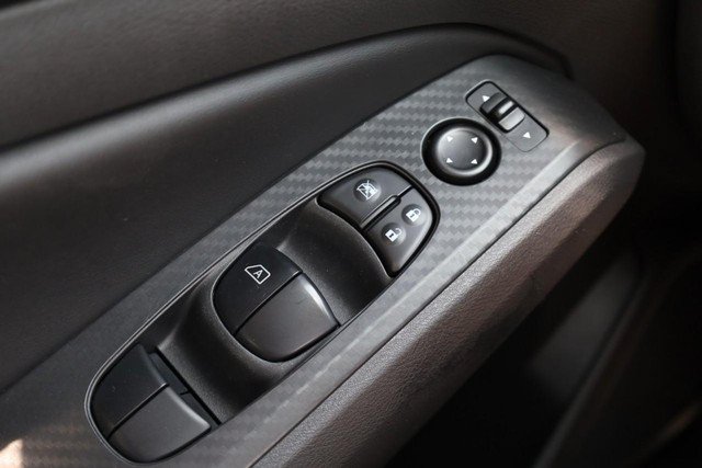 Certified 2025 Nissan Altima 2.5 SV FWD image 17