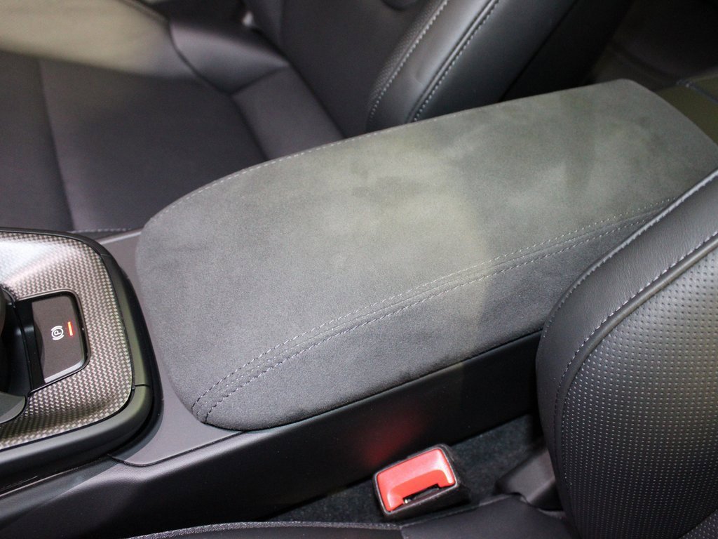 Certified 2024 Porsche 911 Carrera 4 GTS image 31