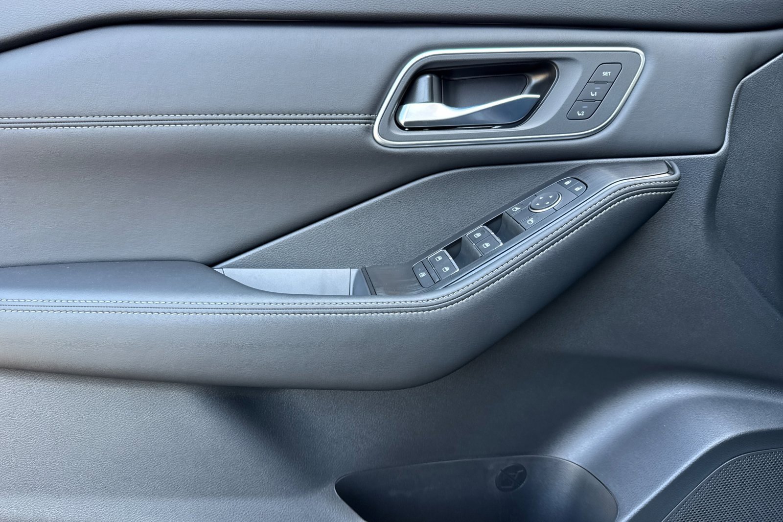 New 2026 Nissan Rogue Platinum w/ Platinum Premium Package image 8