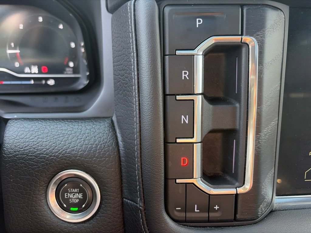 Used 2023 GMC Yukon Denali AWD/4WD image 17