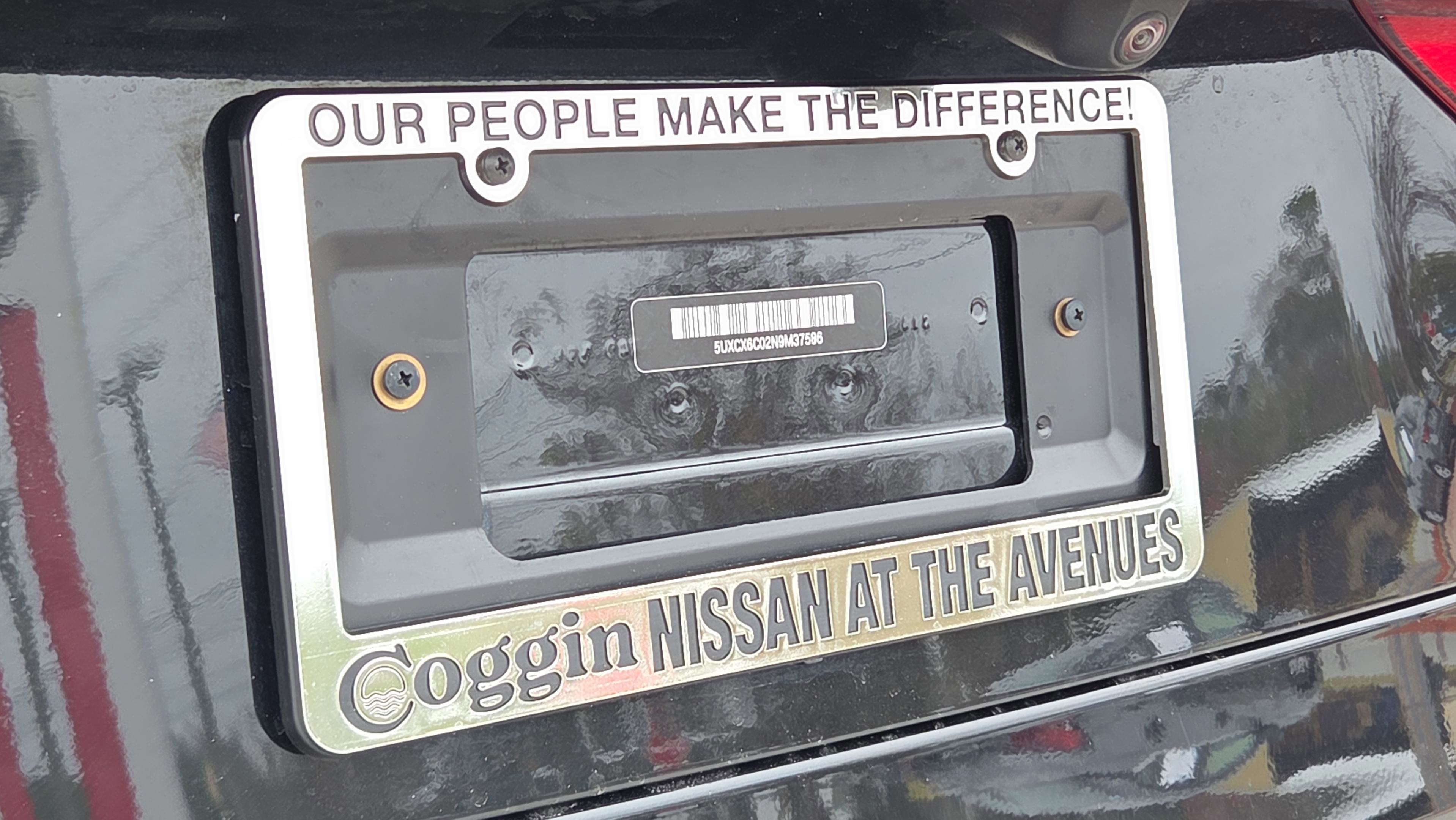 Used 2022 BMW X7 M50i w/ Luxury Seating Package image 26