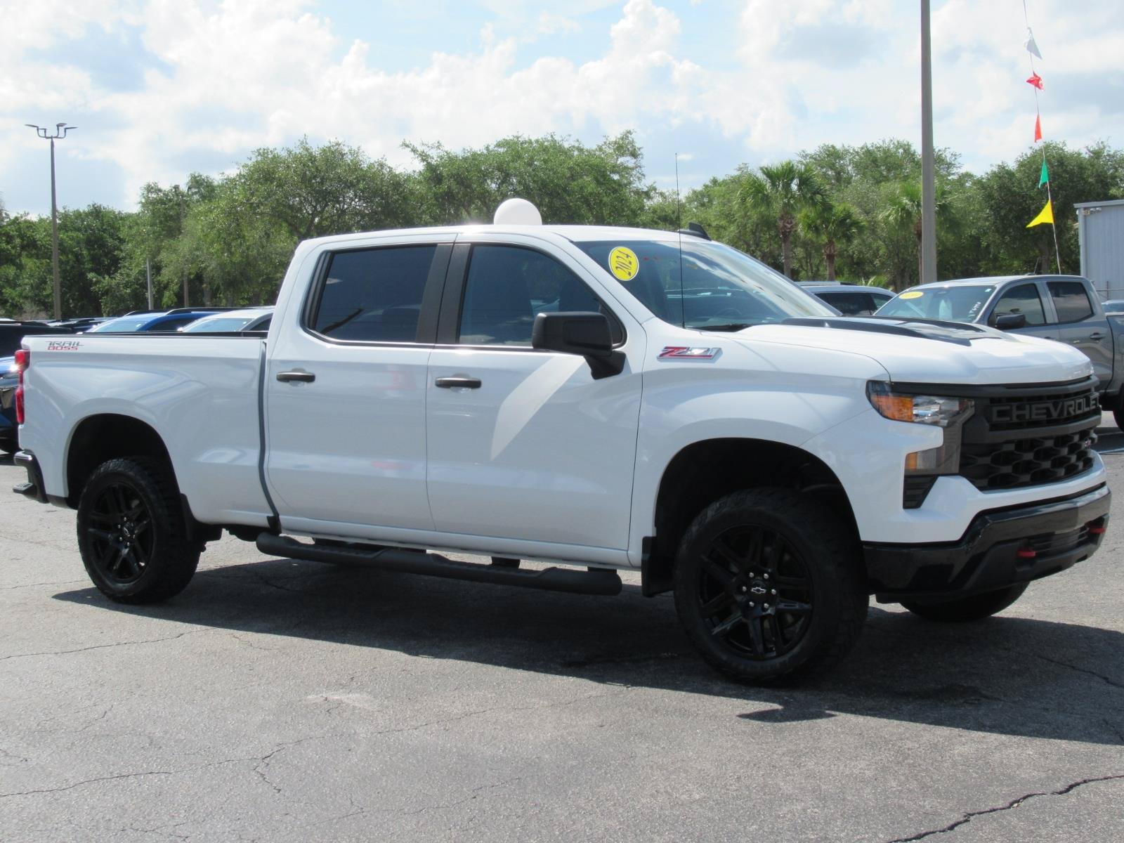 Used 2024 Chevrolet Silverado 1500 Custom Trail Boss w/ LPO, Dark Essentials Package AWD/4WD image 4