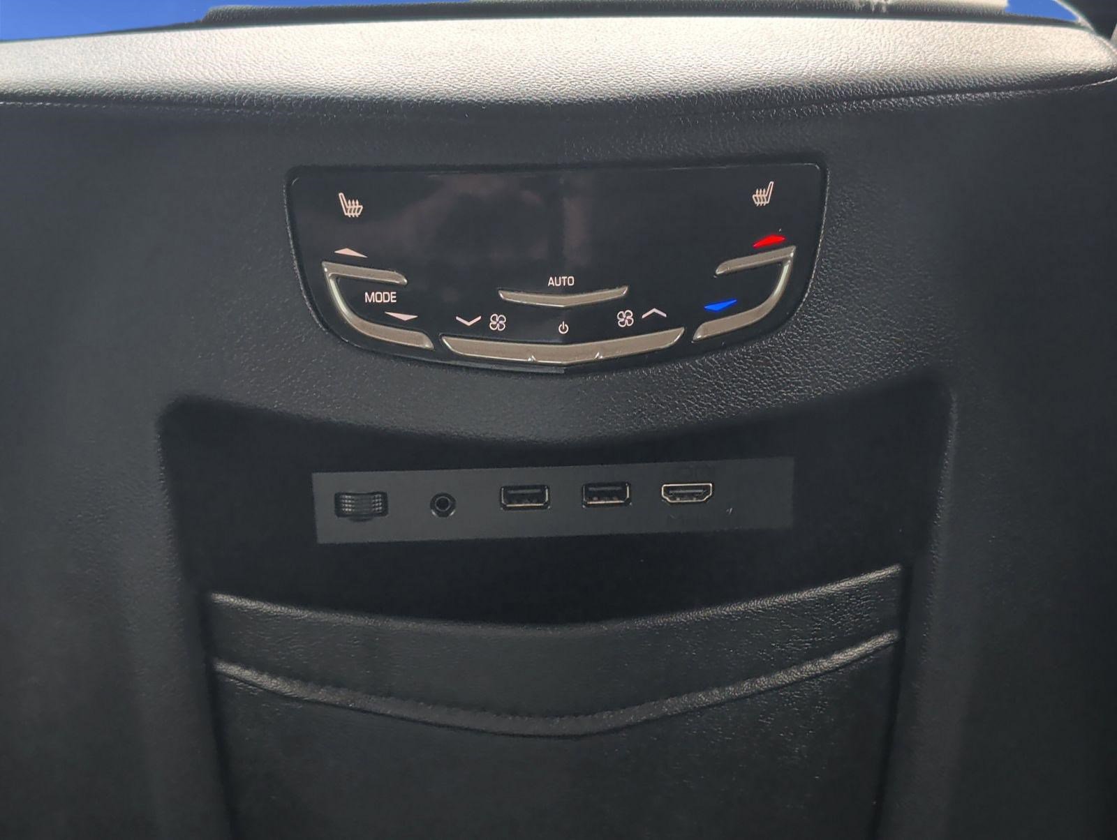 Used 2017 Cadillac Escalade Premium Luxury RWD image 26