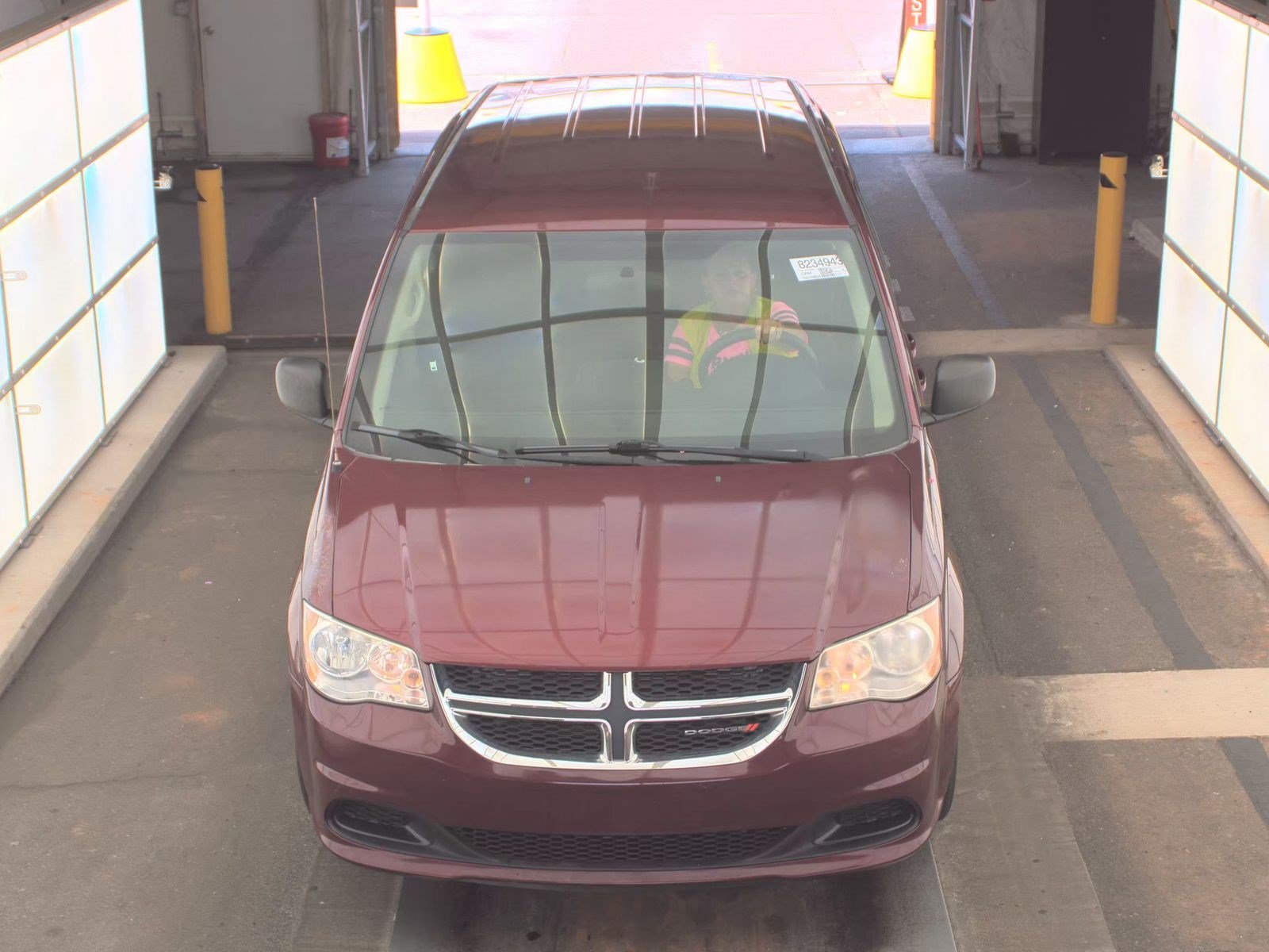 Used 2018 Dodge Grand Caravan SE FWD image 2