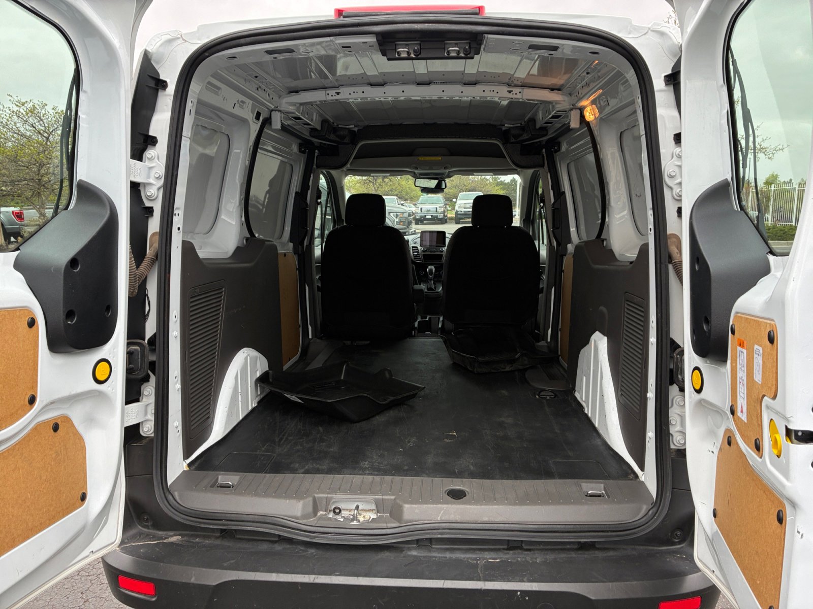 Certified 2020 Ford Transit Connect XL image 32