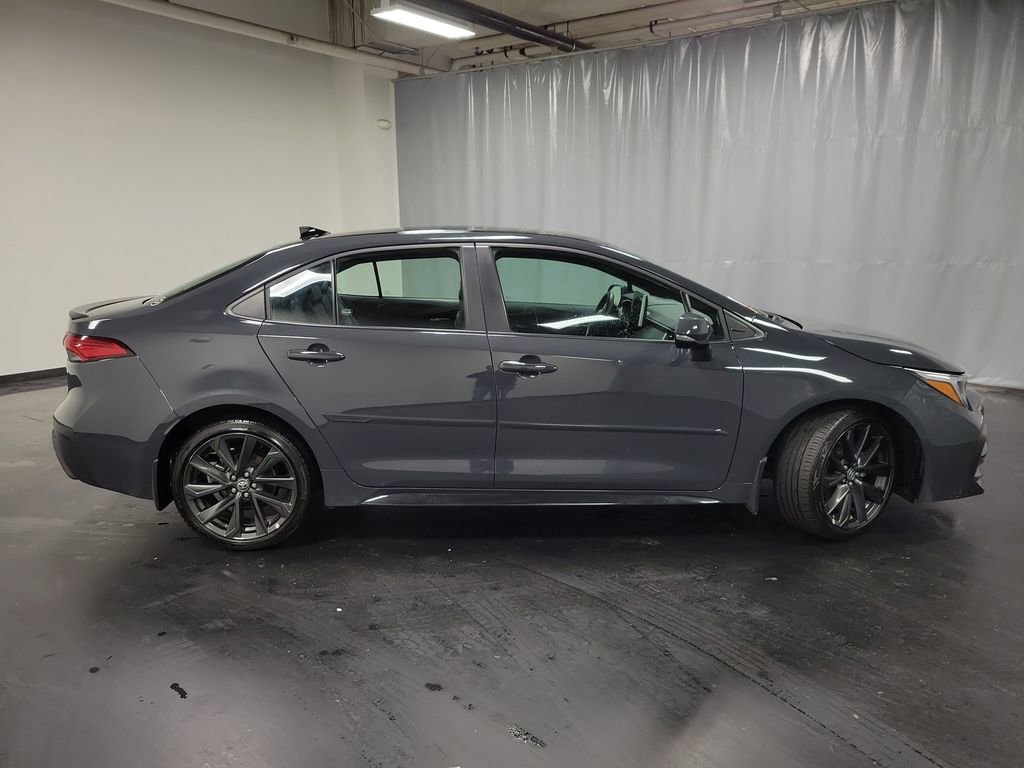 Used 2025 Toyota Corolla XSE image 9