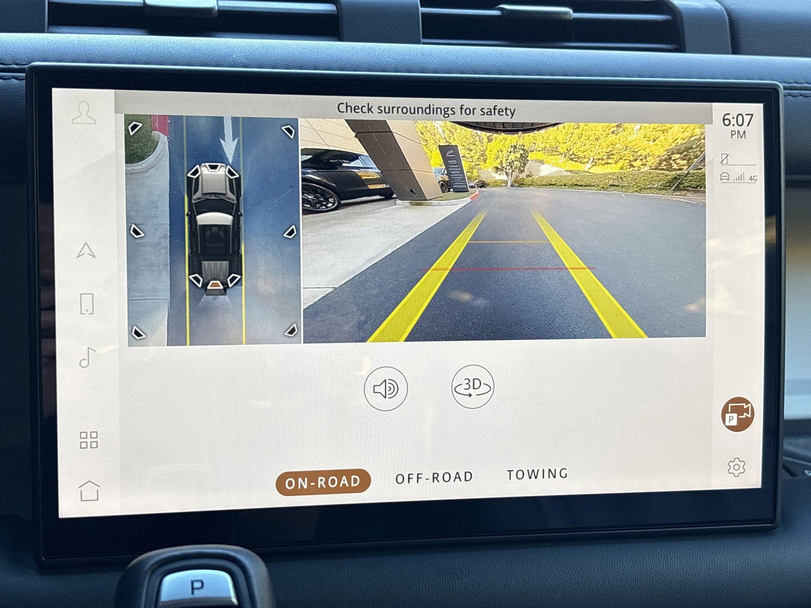 Certified 2025 Land Rover Defender 110 X-Dynamic SE image 25