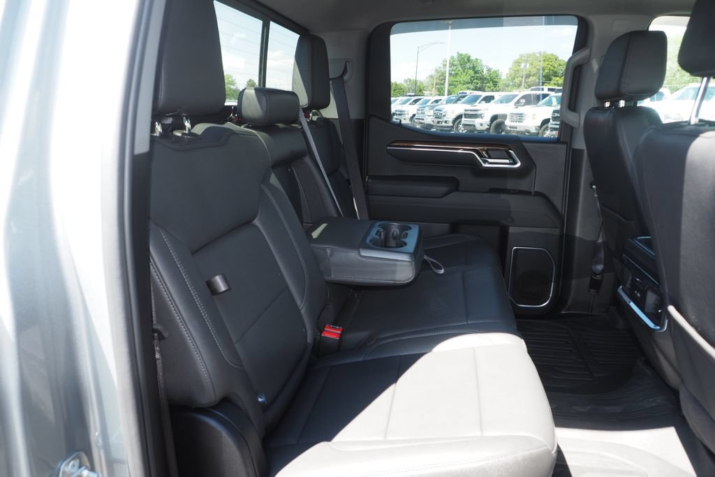 Used 2024 GMC Sierra 1500 Elevation w/ Elevation Premium Package AWD/4WD image 18