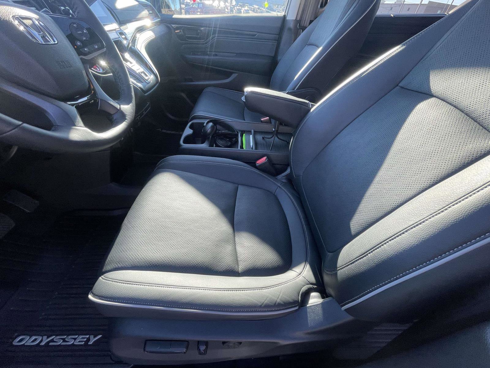 Used 2024 Honda Odyssey Elite image 17
