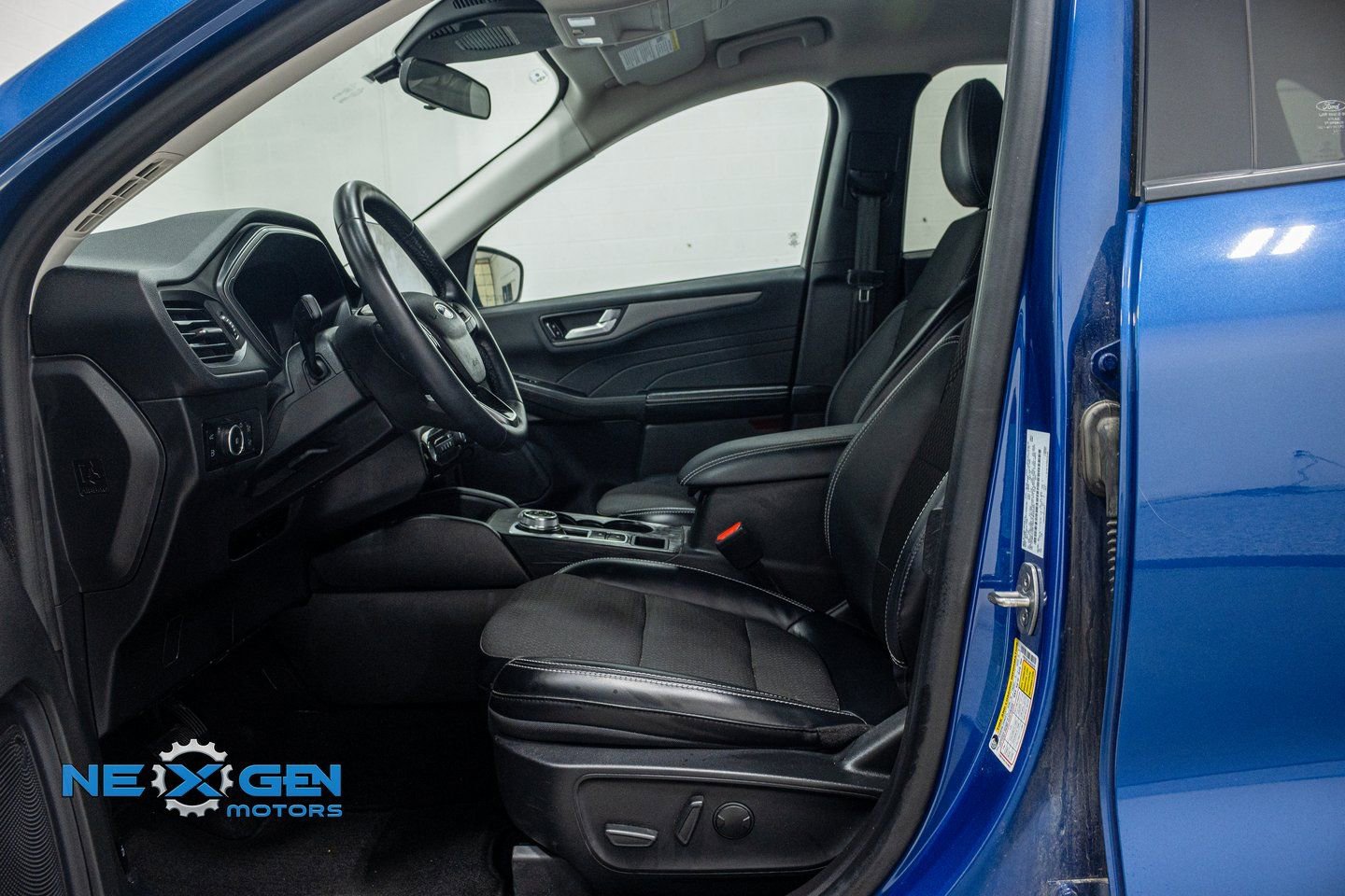 Used 2023 Ford Escape SE image 11