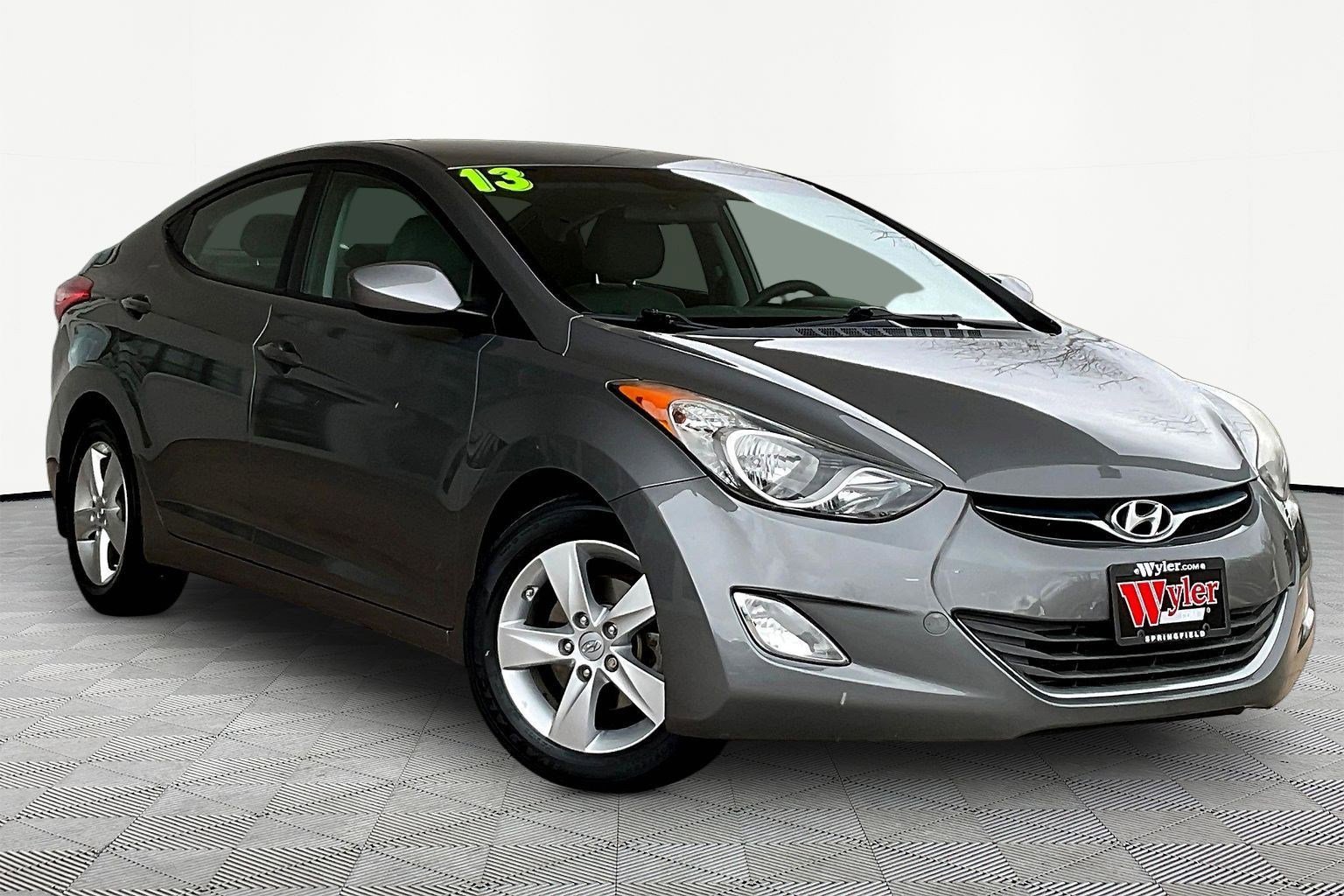 Used 2013 Hyundai Elantra GLS w/ Preferred Pkg image 3