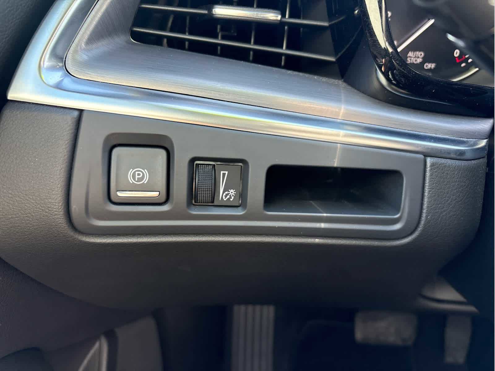 Used 2025 Cadillac XT5 Luxury w/ LPO, Premium Carpet Package image 29