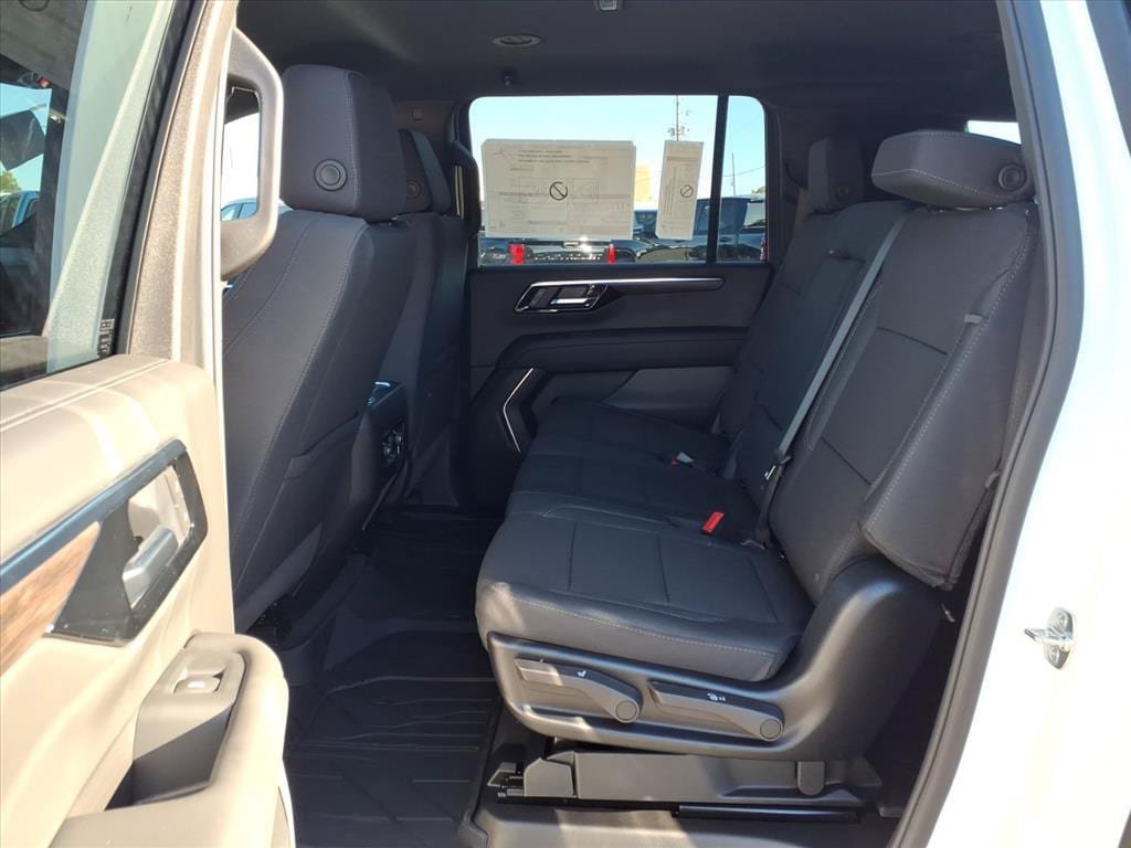 New 2026 Chevrolet Suburban LS RWD image 11