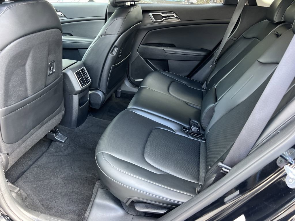 Used 2024 Kia Sportage EX image 16