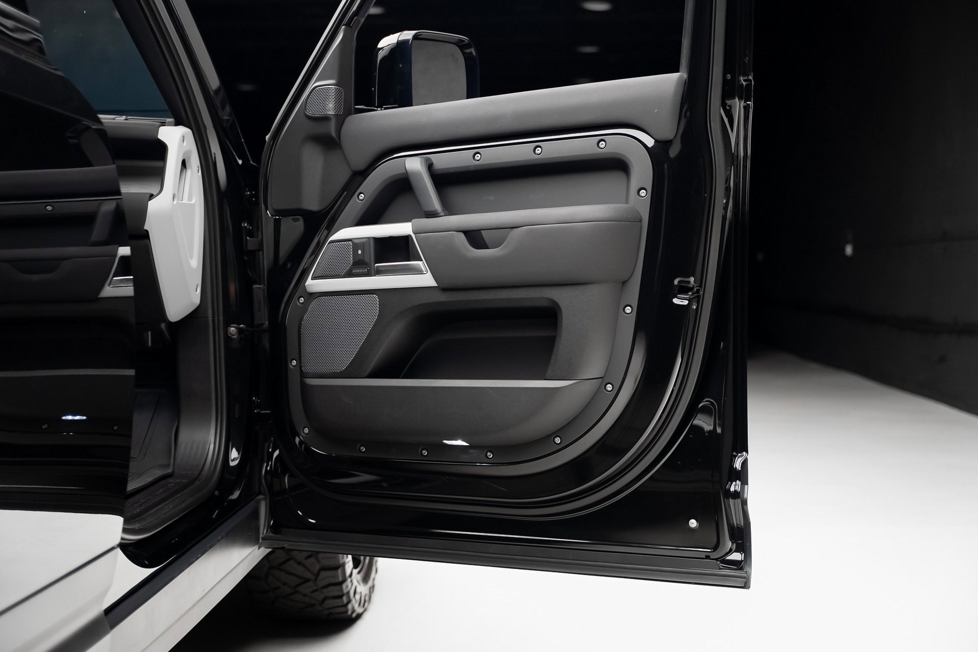 Used 2022 Land Rover Defender 110 SE image 58