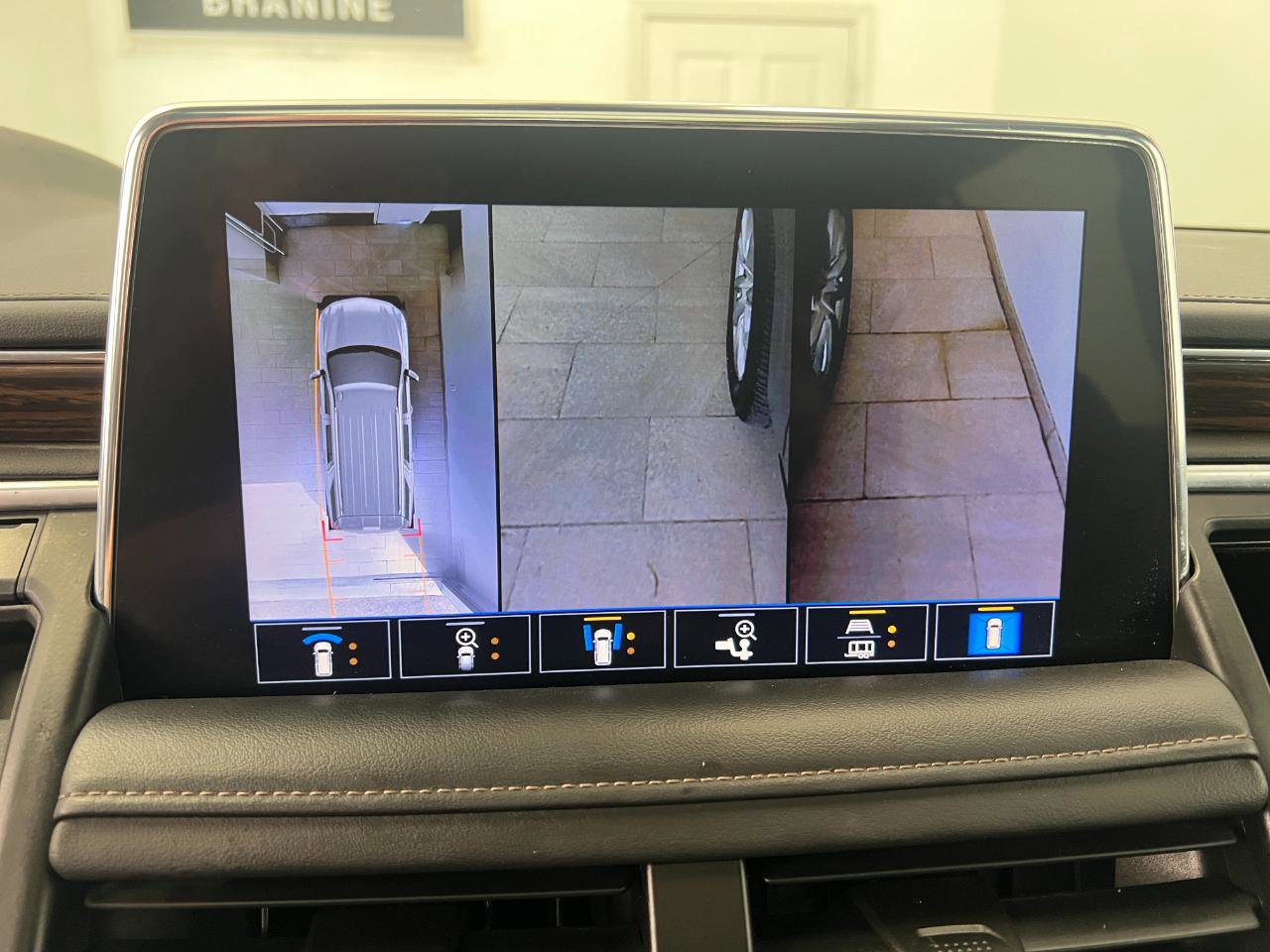 Used 2021 Chevrolet Tahoe High Country w/ Premium Package image 63