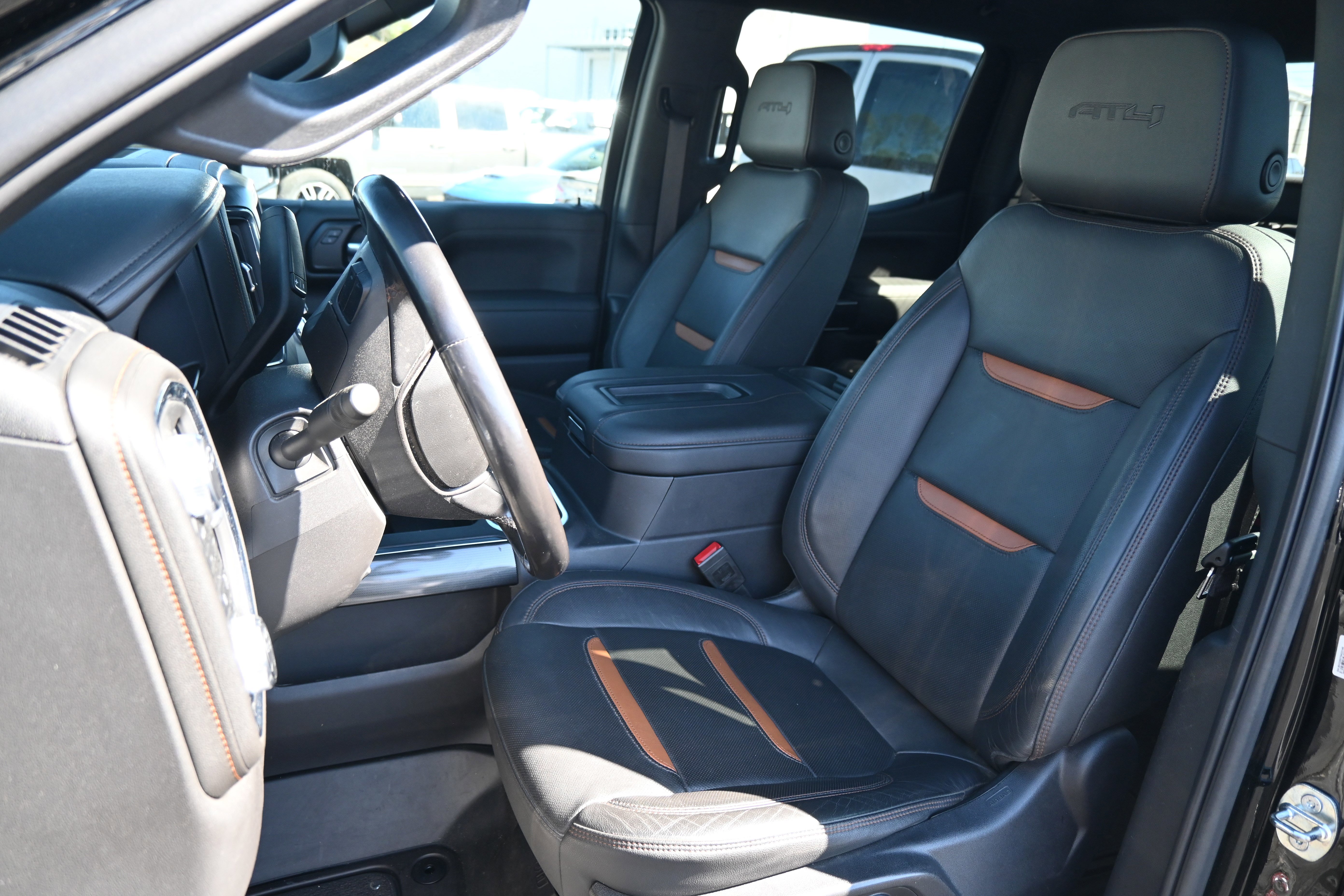 Used 2021 GMC Sierra 1500 AT4 image 7