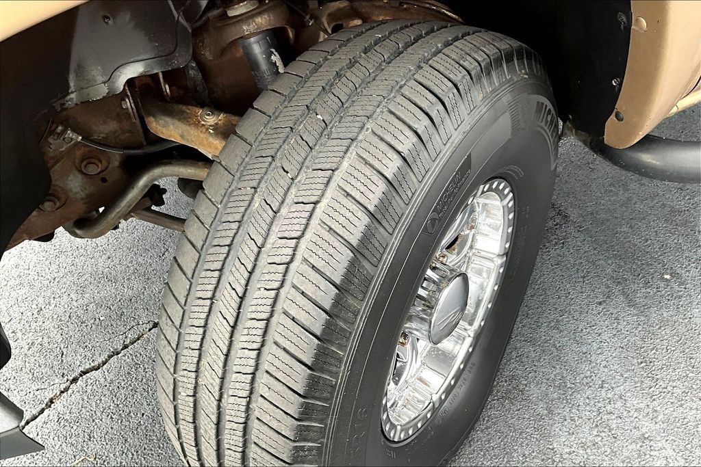 Used 2004 Chevrolet Silverado 2500 LT w/ Skid Plate Package AWD/4WD image 37