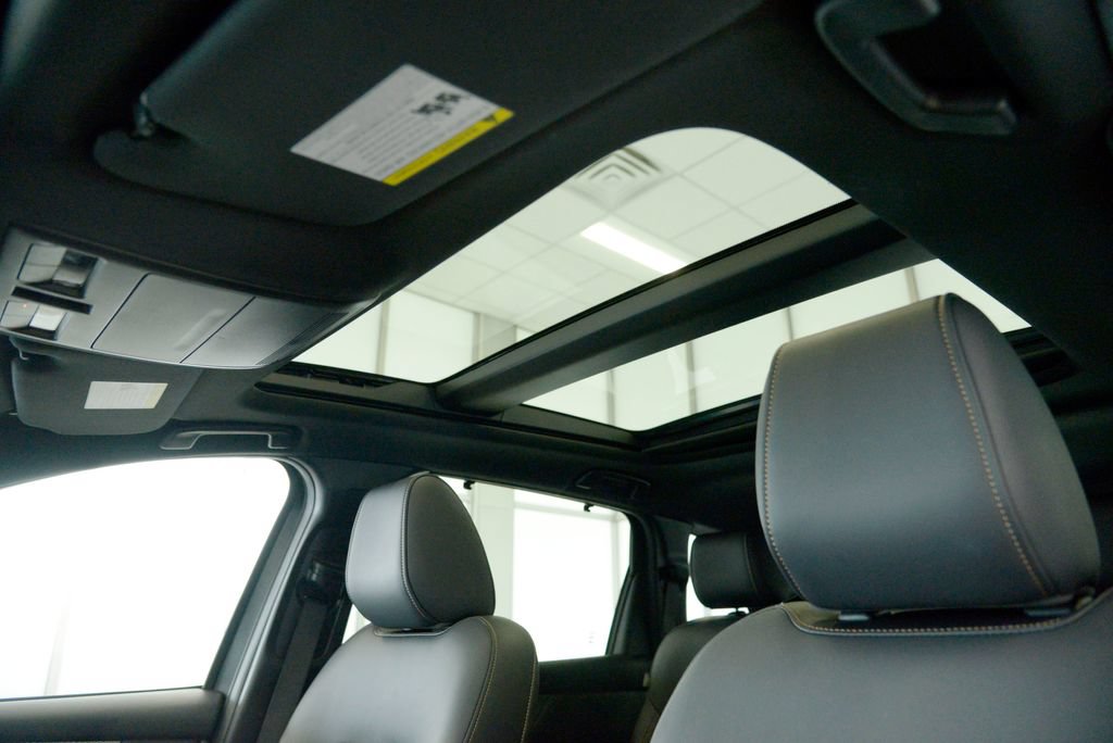 Certified 2025 MAZDA CX-70 Plug-In Hybrid w/ Premium Plus AWD/4WD image 27