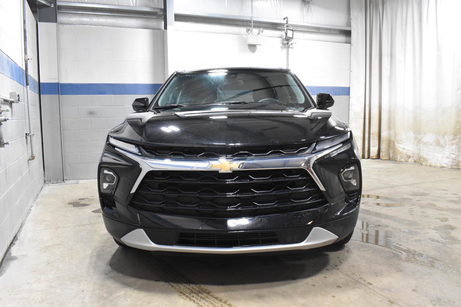 Used 2024 Chevrolet Blazer LT FWD image 32