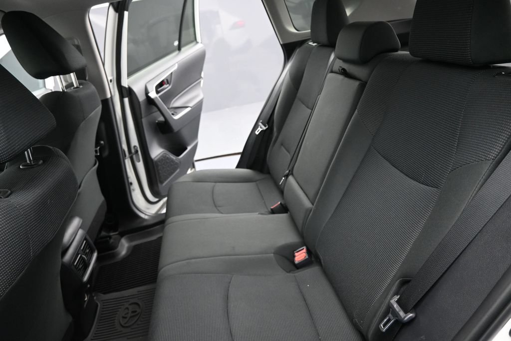 Used 2024 Toyota RAV4 LE AWD/4WD image 15