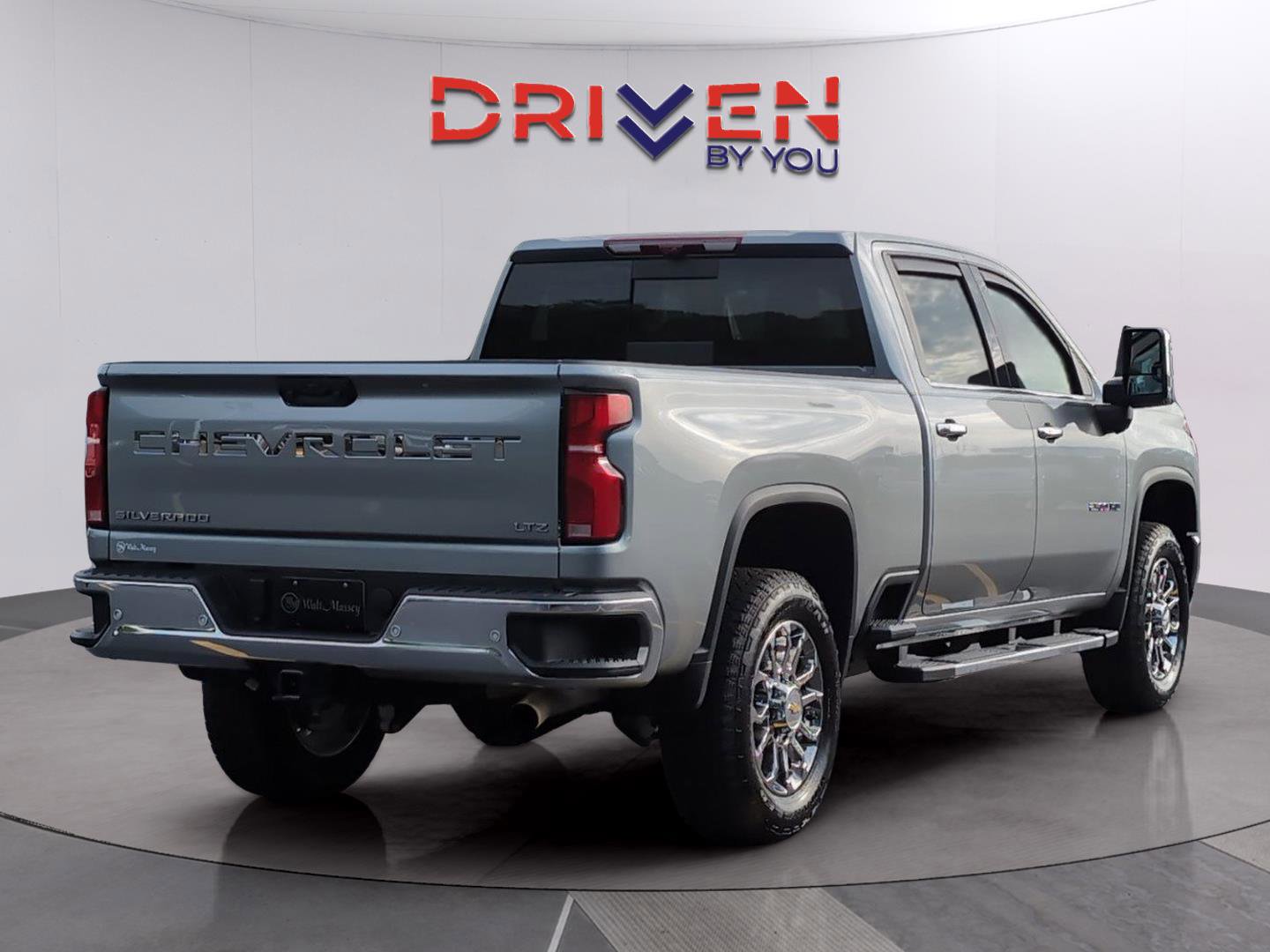 Used 2026 Chevrolet Silverado 2500 LTZ w/ LTZ Convenience Package AWD/4WD image 6
