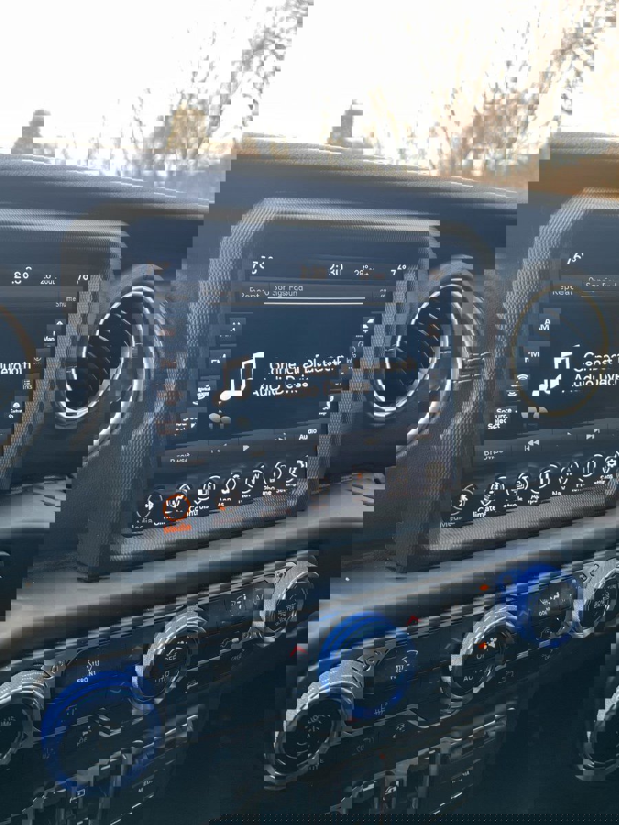 Used 2023 Jeep Wrangler Sahara image 18