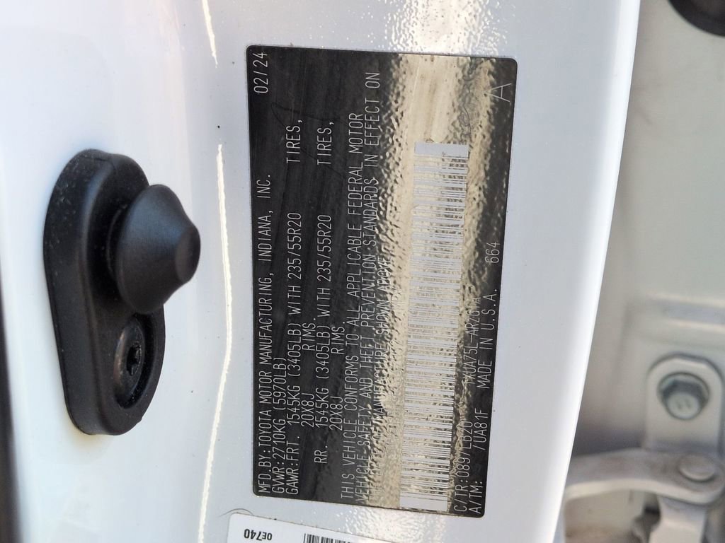 Used 2024 Toyota Highlander Limited AWD/4WD image 31