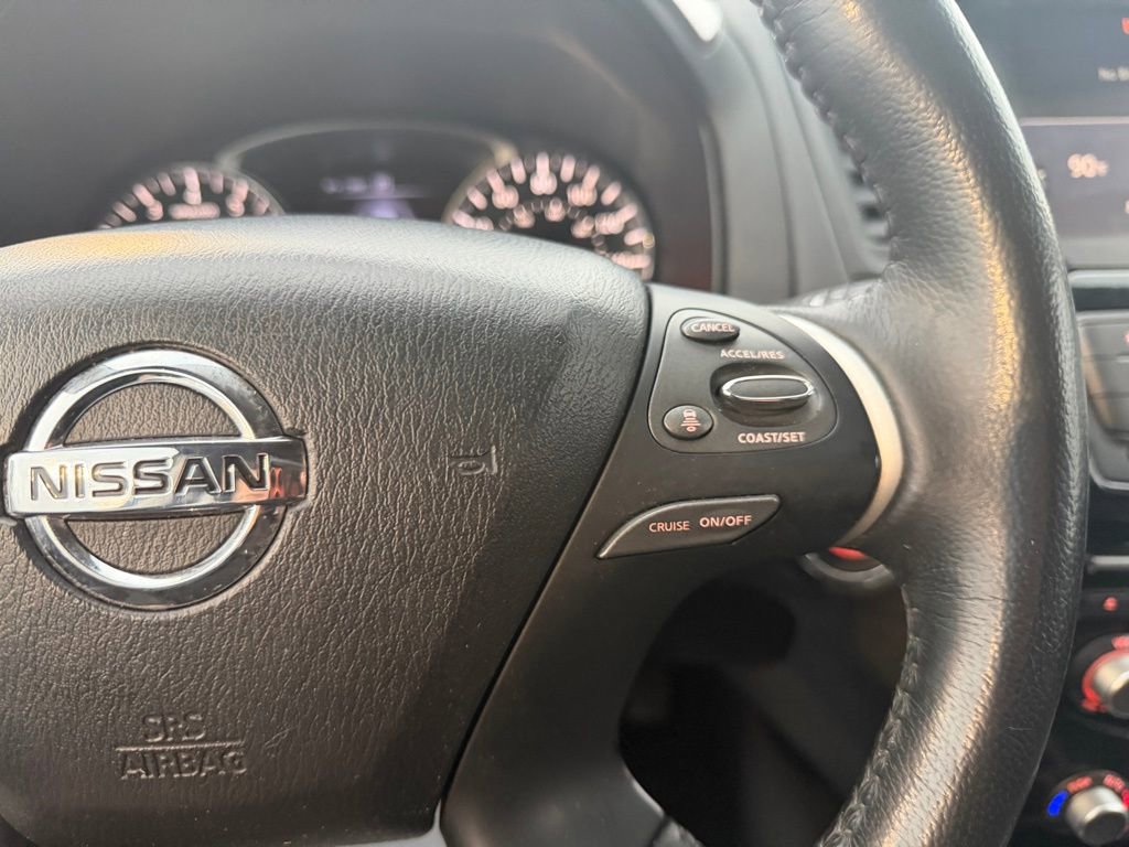Used 2019 Nissan Pathfinder SV image 22
