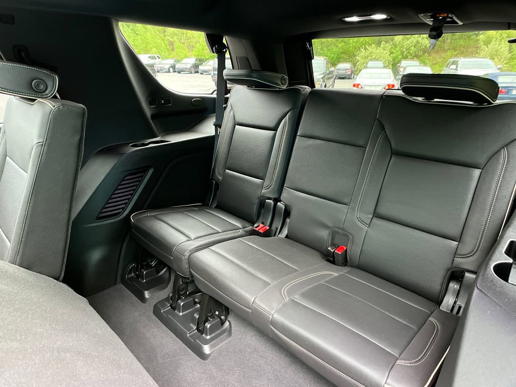 Used 2023 GMC Yukon SLT w/ SLT Premium Package AWD/4WD image 23