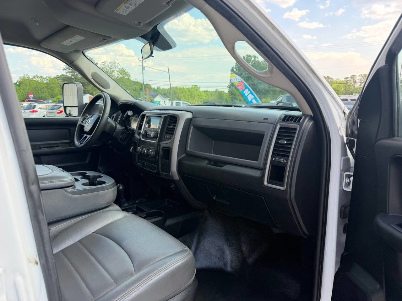 Used 2018 RAM 3500 Tradesman w/ Chrome Appearance Group AWD/4WD image 13