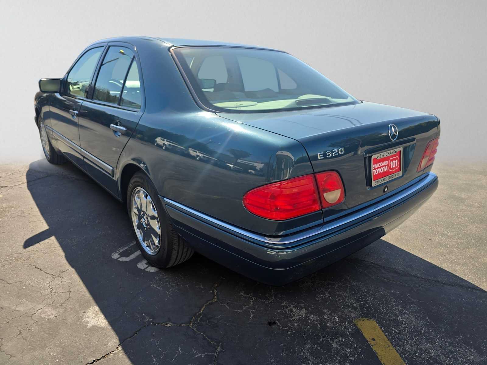 Used 1999 Mercedes-Benz E 320 Sedan image 5