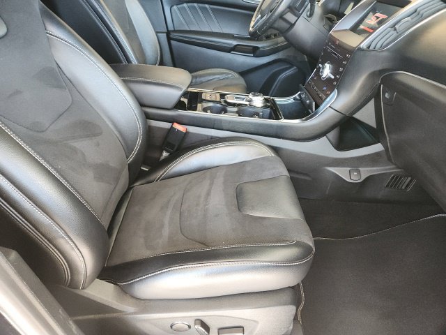 Used 2019 Ford Edge ST w/ Equipment Group 401A AWD/4WD image 12
