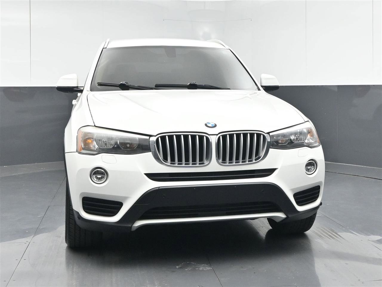 Used 2017 BMW X3 xDrive28i AWD/4WD image 2