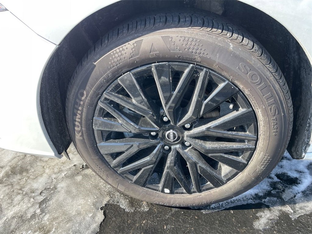 Used 2025 Nissan Altima 2.5 SV w/ SV Special Edition Package image 2