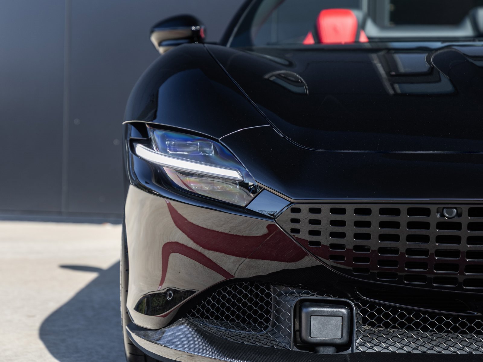 Used 2024 Ferrari Roma Spider image 22