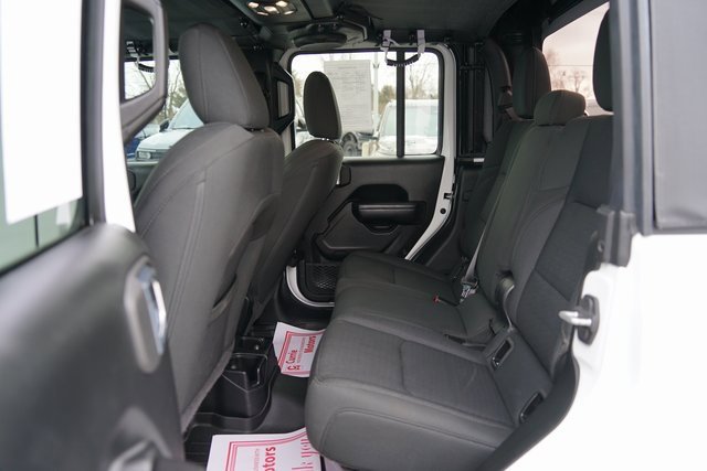 Used 2021 Jeep Gladiator Willys image 8