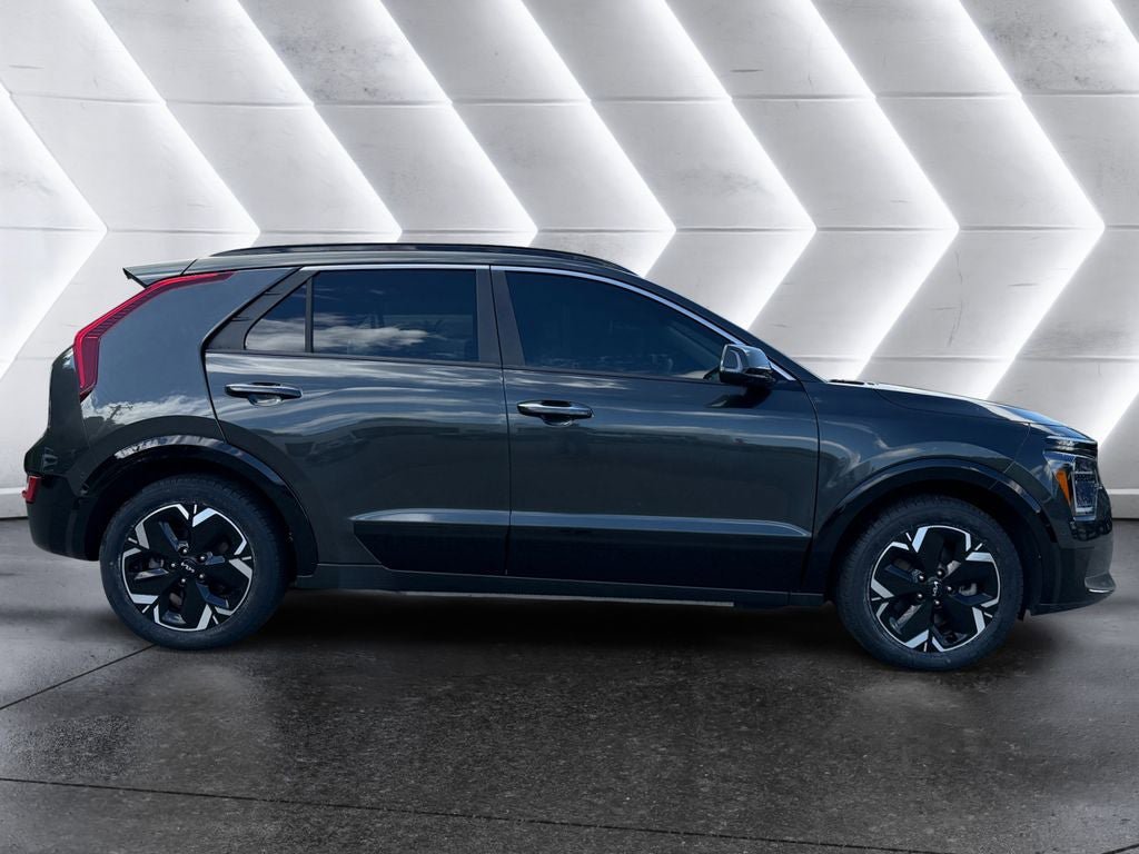 Used 2023 Kia Niro Wave w/ Wave Preserve Package FWD image 7