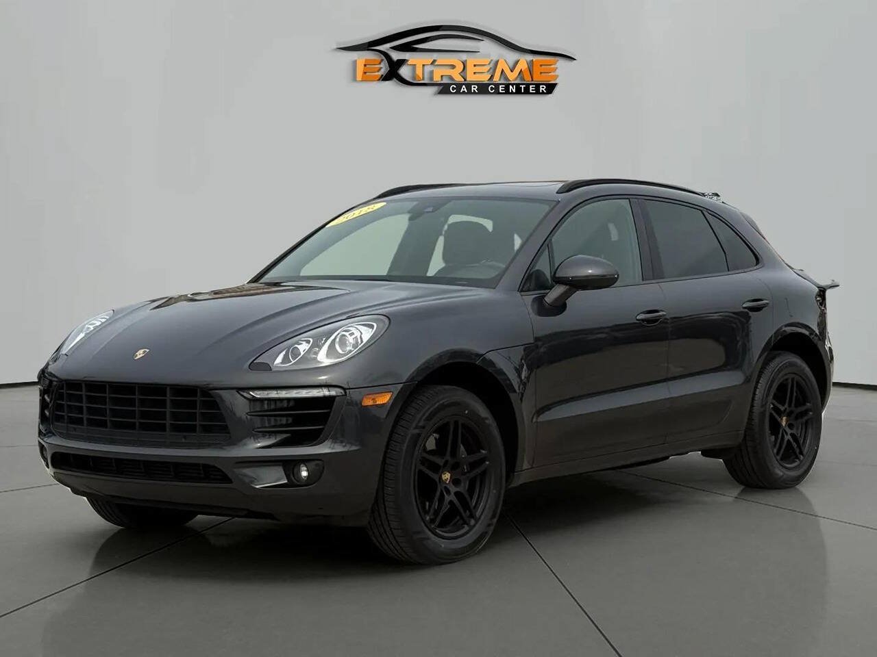 Used 2018 Porsche Macan AWD/4WD image 2