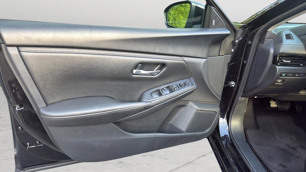 Used 2023 Nissan Sentra SV FWD image 11