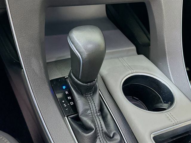 Used 2019 Toyota Avalon Limited image 18