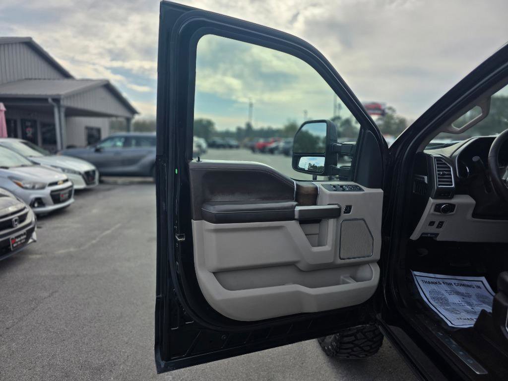 Used 2018 Ford F250 Limited image 9