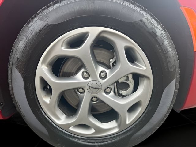 Certified 2024 Chrysler Pacifica Limited FWD image 11
