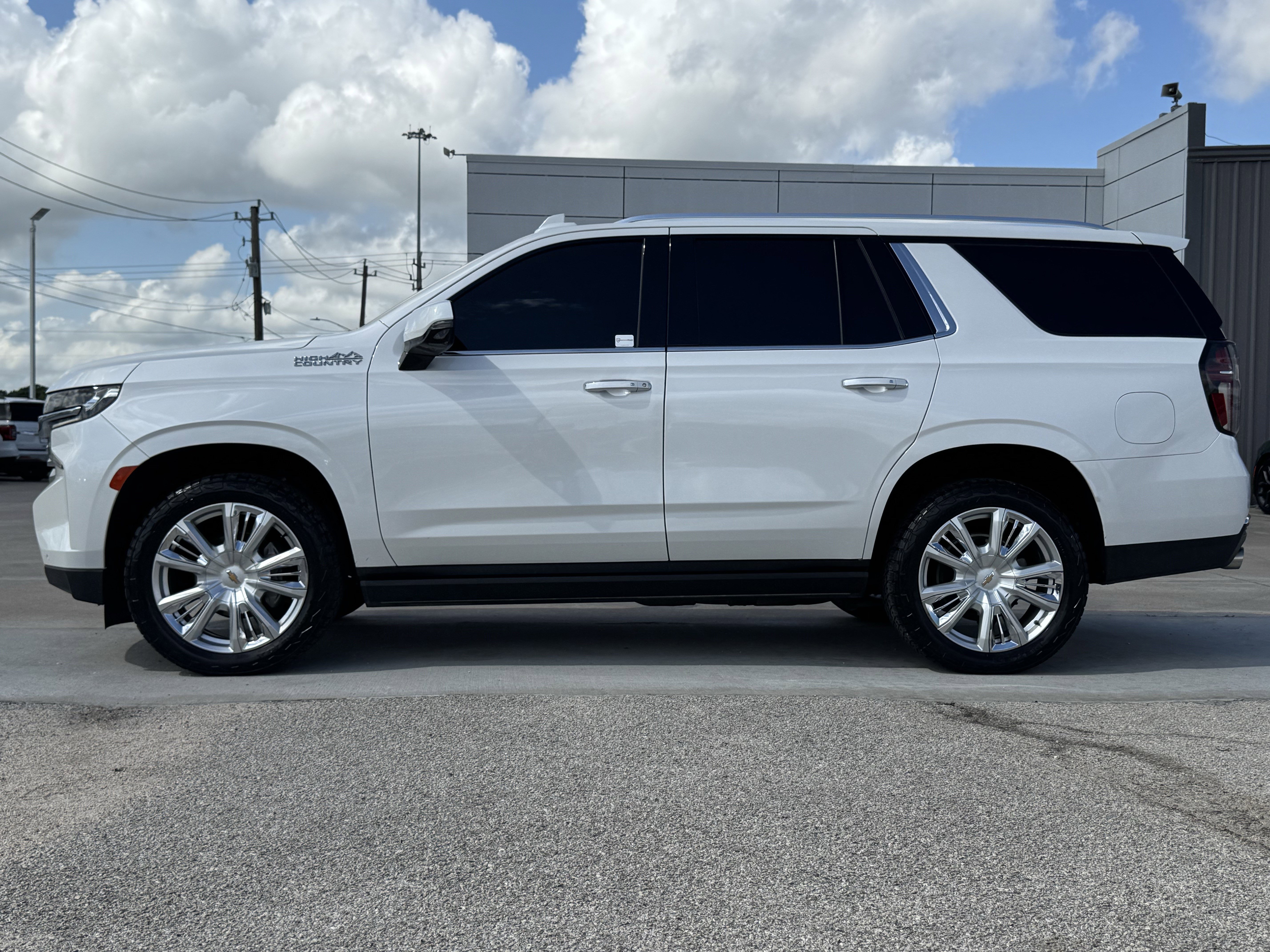 Used 2021 Chevrolet Tahoe High Country w/ Premium Package image 7