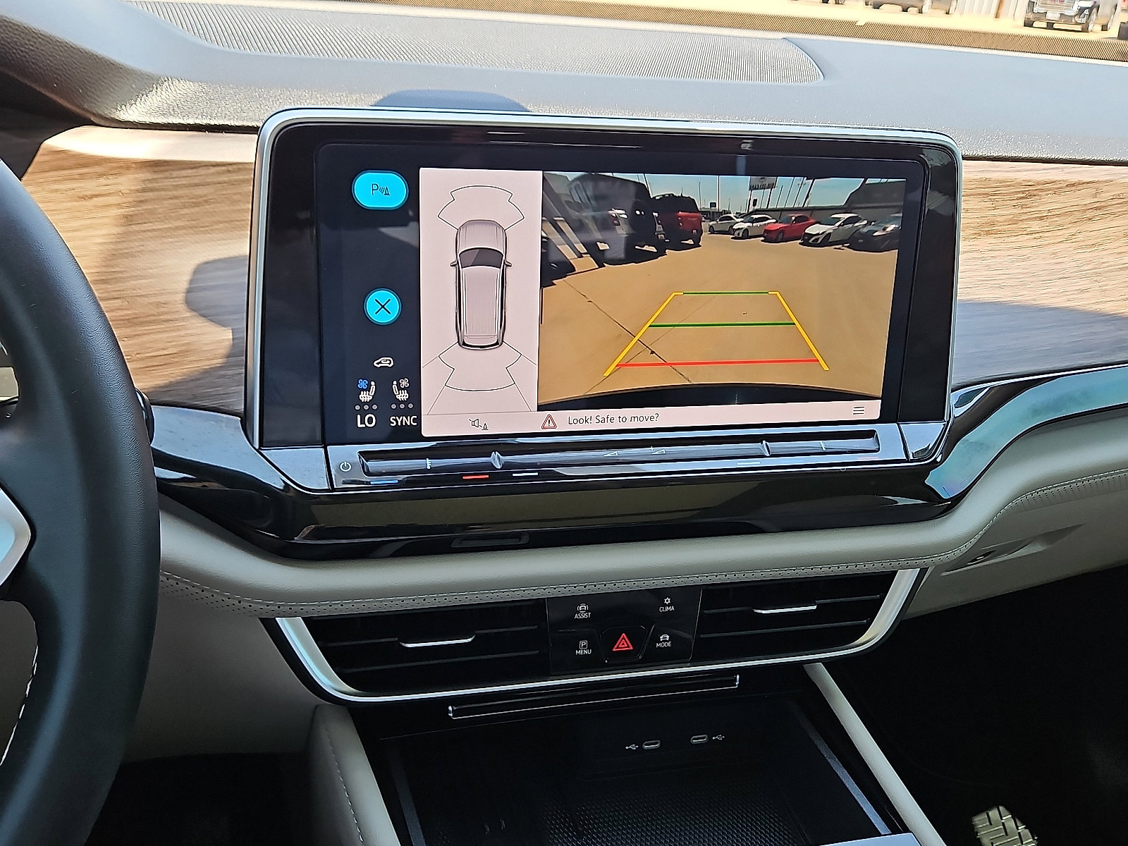 Used 2025 Volkswagen Atlas SEL image 16