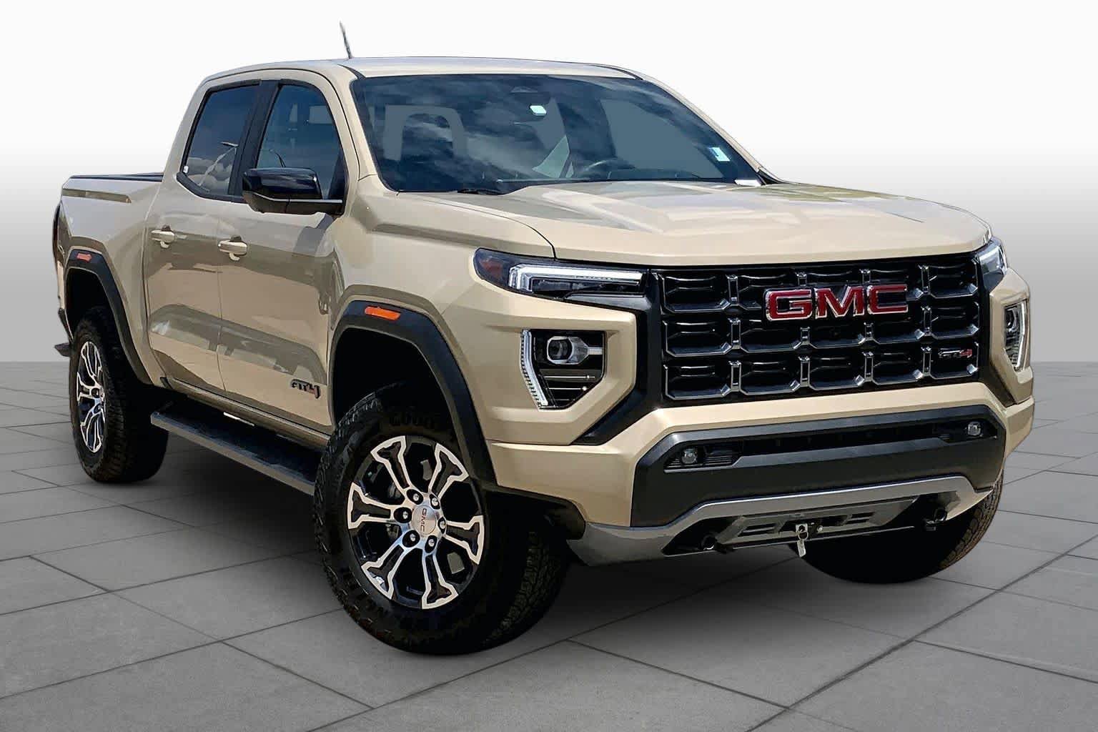 Used 2024 GMC Canyon AT4 w/ Technology Package AWD/4WD image 3
