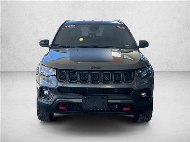 Used 2024 Jeep Compass Trailhawk image 7
